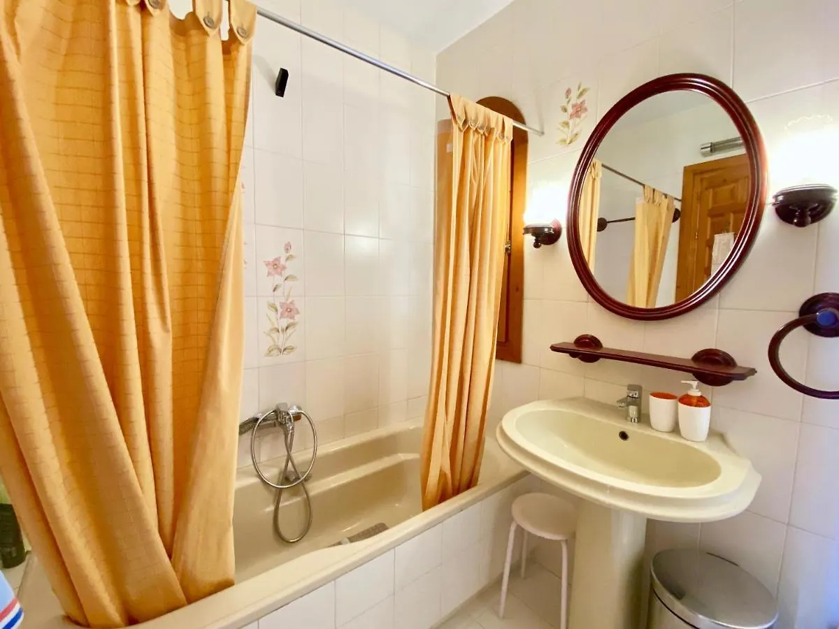 Precioso Chalet En Almunecar Junto Al Mar Con Garage Privado