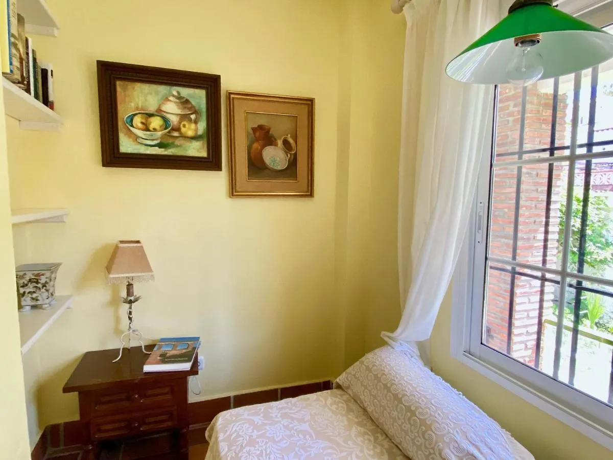 Precioso Chalet En Almunecar Junto Al Mar Con Garage Privado