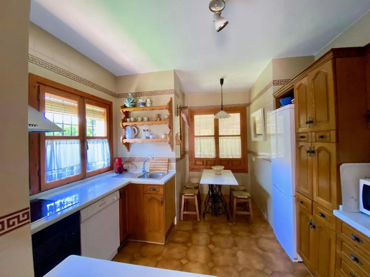 Precioso Chalet En Almunecar Junto Al Mar Con Garage Privado