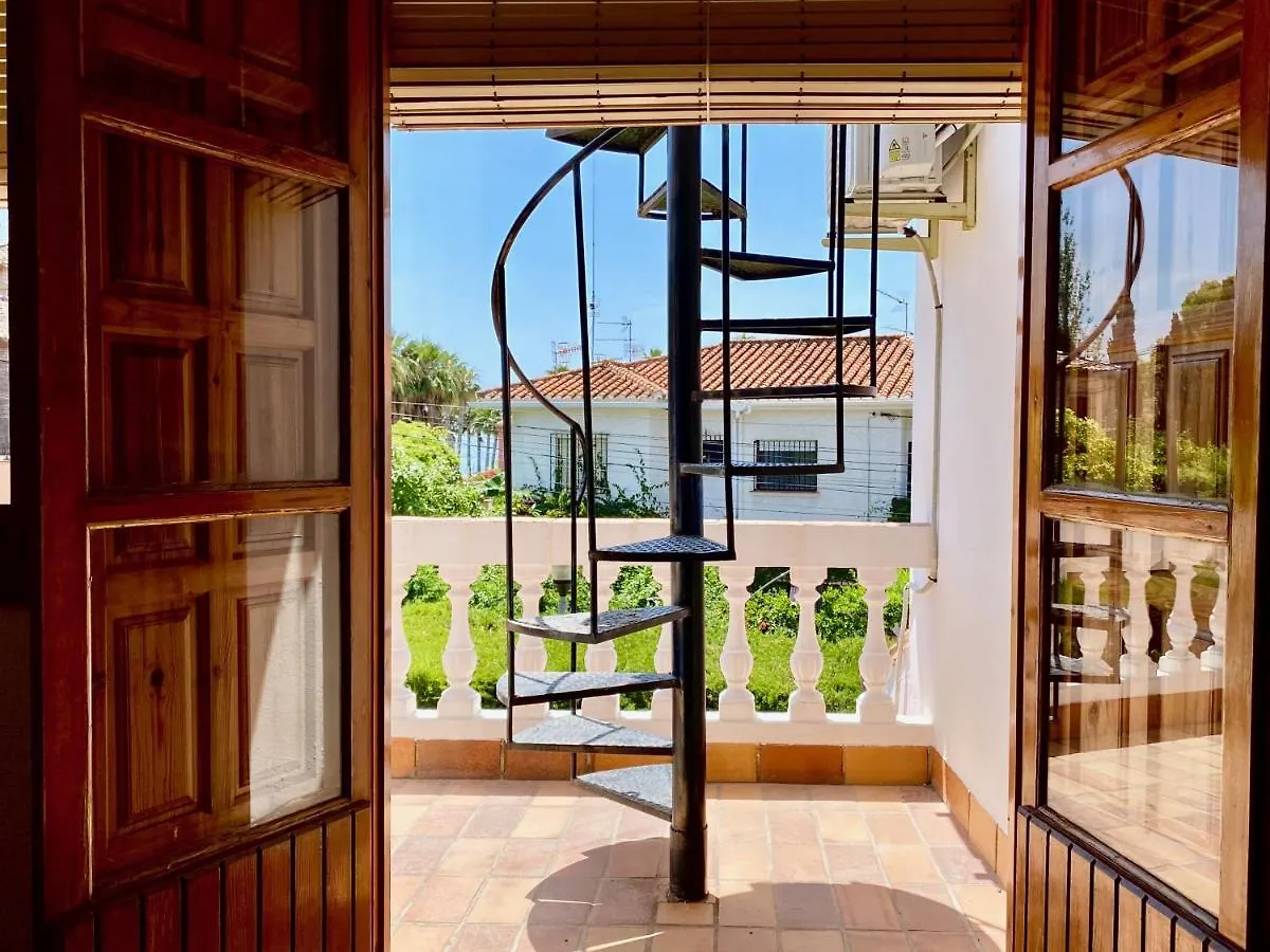 Precioso Chalet En Almunecar Junto Al Mar Con Garage Privado